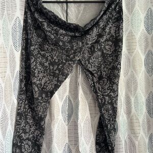 Danskin Black and Gray Patterned Leggings